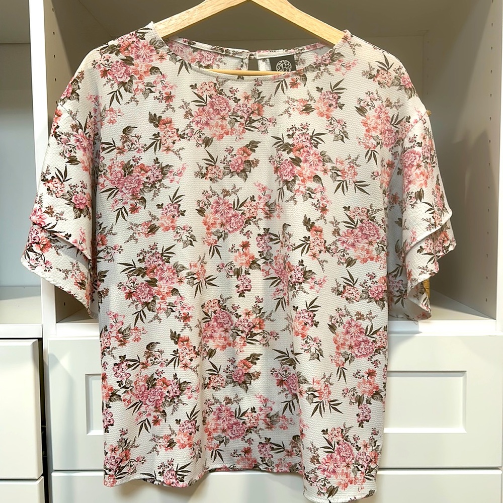 Bobeau Flutter Sleeve Floral Top